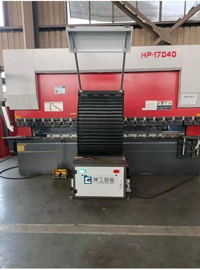 BOGONG panel bending support installed in front of a press brake